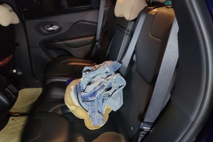 Used Jeep Cherokee 2017 2.4L Superior Edition Left Rear Seat