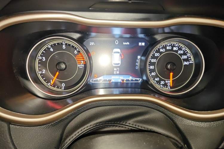 Used Jeep Cherokee 2017 2.0L Superior Edition Odometer Close Up
