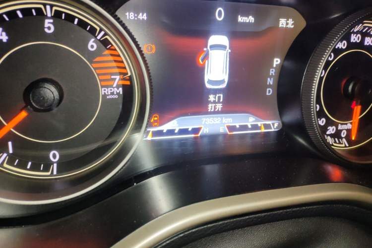 Used Jeep Cherokee 2017 2.4L Superior Edition Odometer Close Up