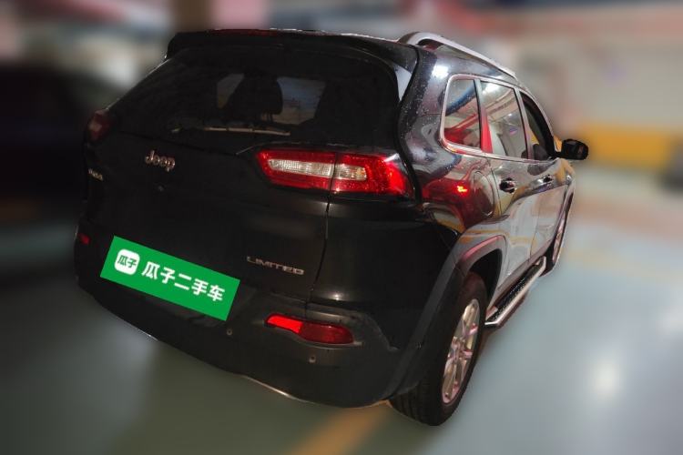 Used Jeep Cherokee 2017 2.0L Superior Edition Rear Right 45 Deg