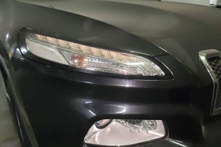 Used Jeep Cherokee 2017 2.4L Leading Edition Right Front Headlight