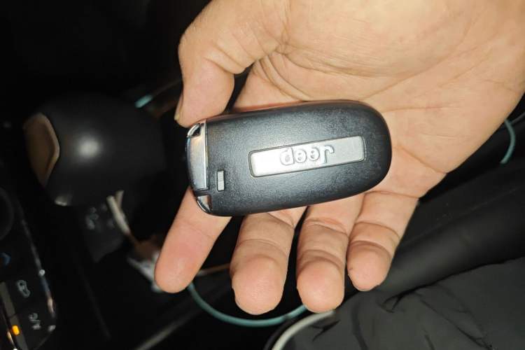Used Jeep Cherokee 2017 2.0L Superior Edition Vehicle Key