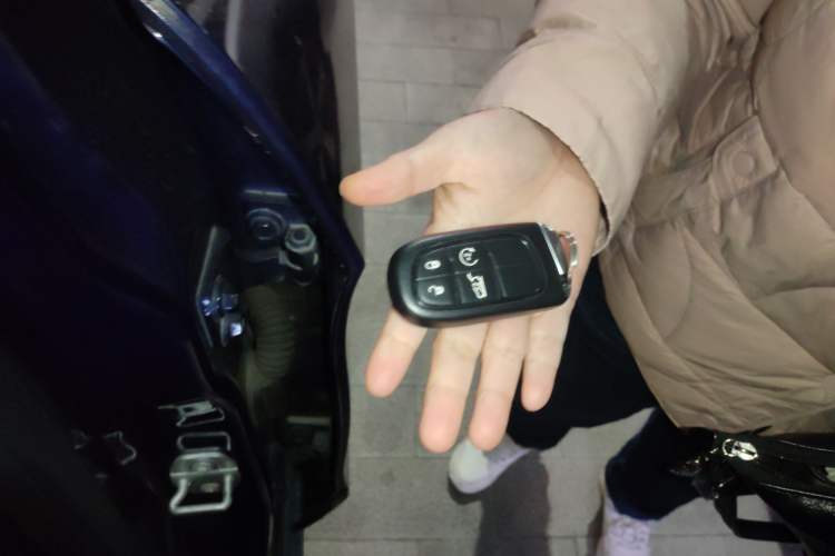 Used Jeep Cherokee 2017 2.4L Superior Edition Vehicle Key