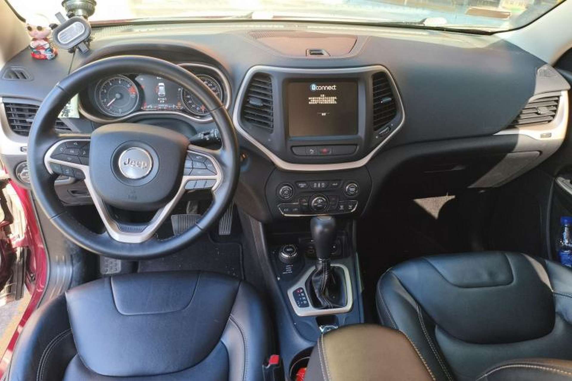 Used Jeep Cherokee 2017 2.4L Professional Smart Edition Center Console