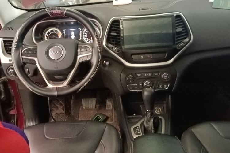 Used Jeep Cherokee 2017 2.4L Leading Edition Center Console