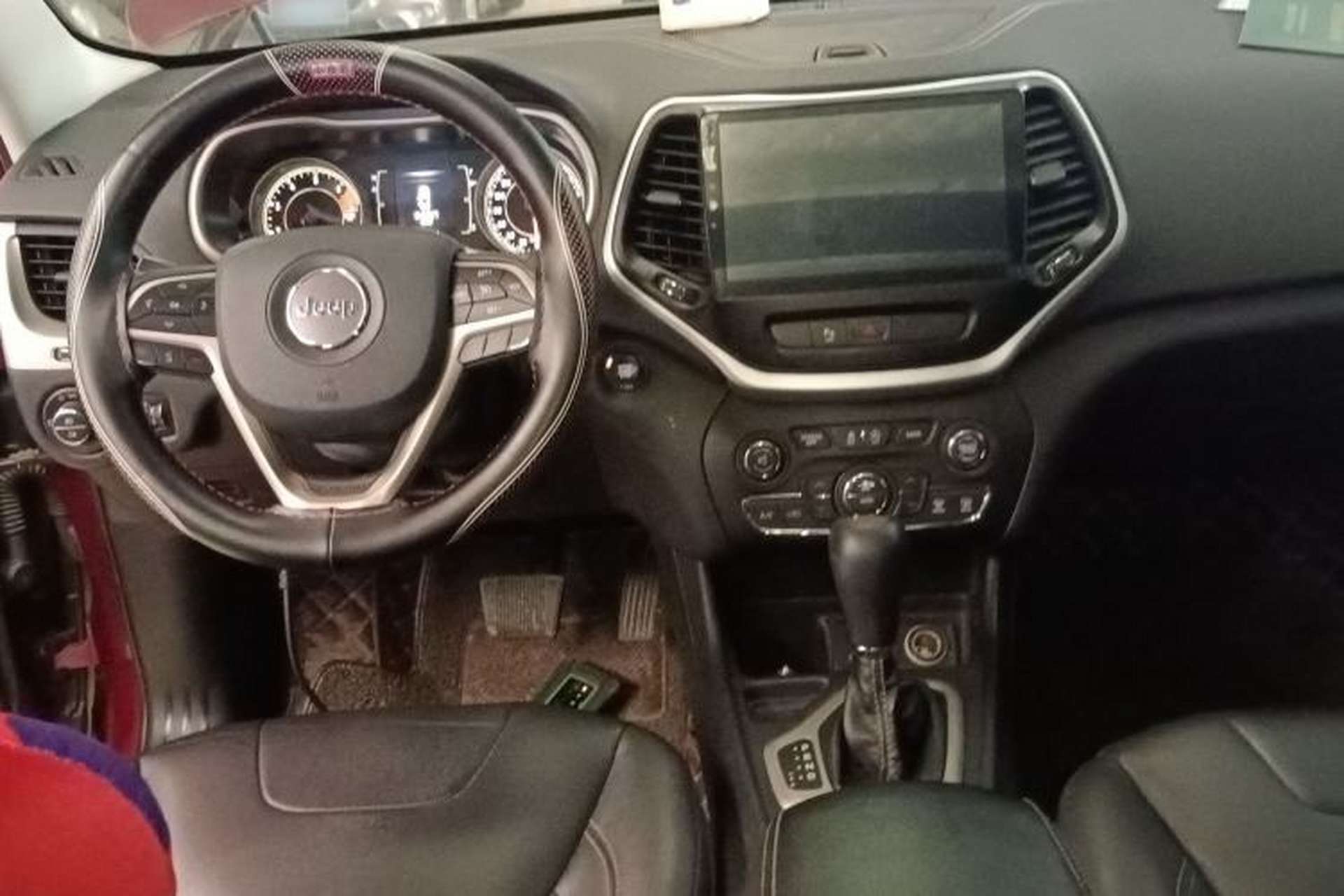 Used Jeep Cherokee 2017 2.4L Leading Edition Center Console