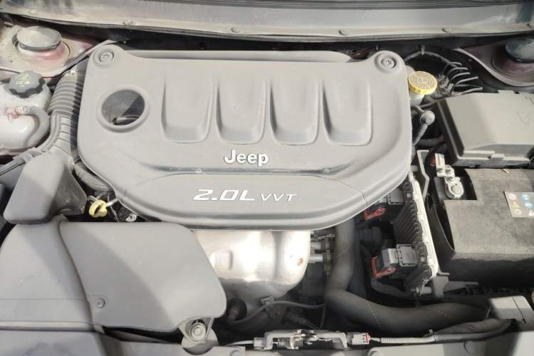 Used Jeep Cherokee 2017 2.0L Superior Edition Engine Bay