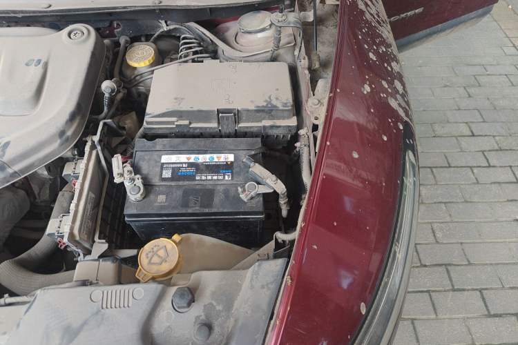 Used Jeep Cherokee 2017 2.0L Superior Edition Engine Bay Left