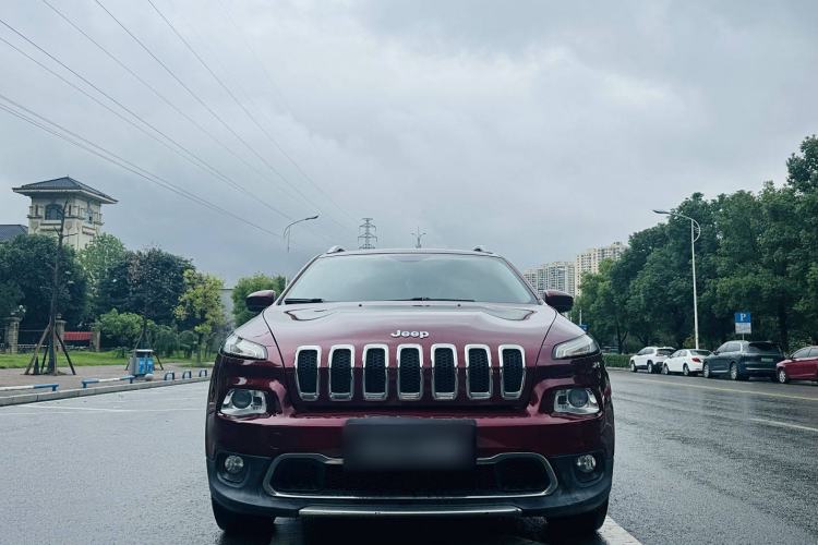 Used Jeep Cherokee 2017 2.4L Leading Edition Exterior 2