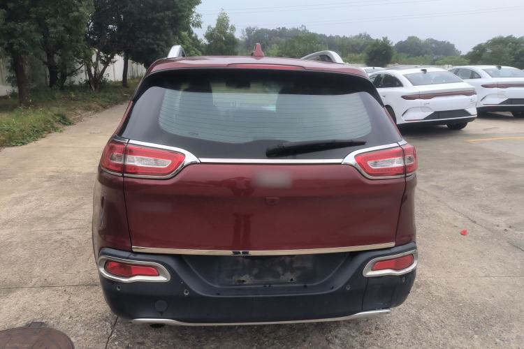 Used Jeep Cherokee 2017 2.0L Superior Edition Exterior 4