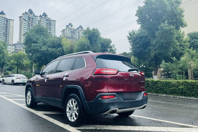 Used Jeep Cherokee 2017 2.4L Leading Edition Exterior 4