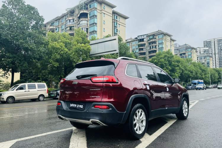 Used Jeep Cherokee 2017 2.4L Leading Edition Exterior 5