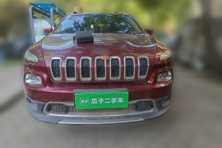Used Jeep Cherokee 2017 2.0L Superior Edition Front
