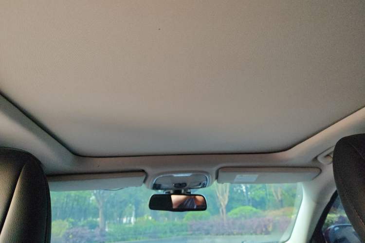 Used Jeep Cherokee 2017 2.0L Superior Edition Interior 1