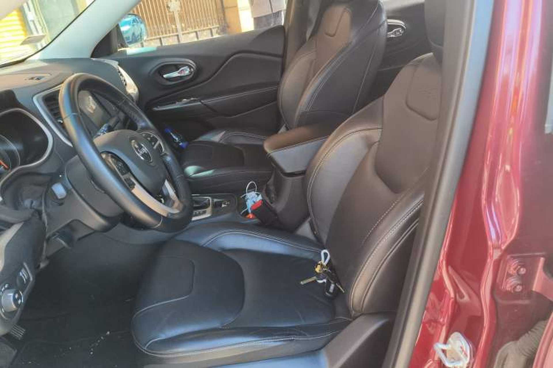 Used Jeep Cherokee 2017 2.4L Professional Smart Edition Left Front Seat