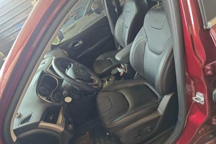 Used Jeep Cherokee 2017 2.4L Professional Smart Edition Left Front Seat