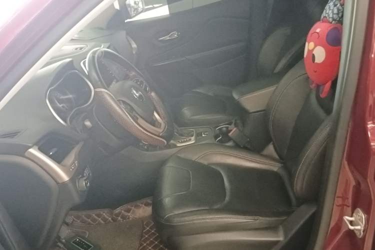 Used Jeep Cherokee 2017 2.4L Leading Edition Left Front Seat