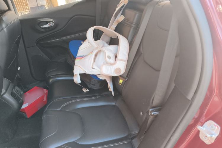 Used Jeep Cherokee 2017 2.4L Professional Smart Edition Left Rear Seat
