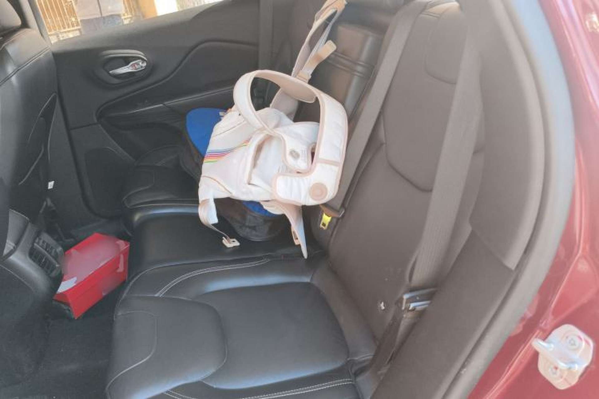 Used Jeep Cherokee 2017 2.4L Professional Smart Edition Left Rear Seat