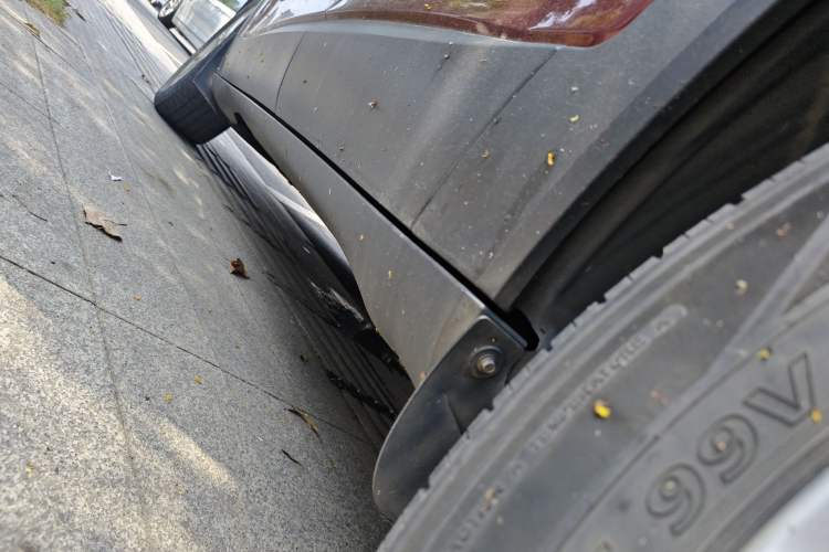 Used Jeep Cherokee 2017 2.0L Superior Edition Left Side Sill