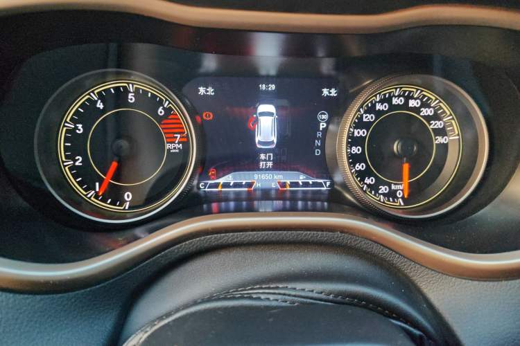 Used Jeep Cherokee 2017 2.0L Superior Edition Odometer Close Up