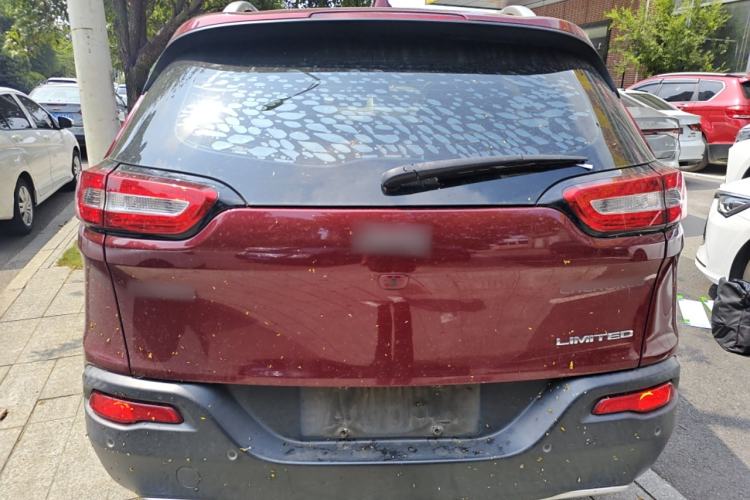 Used Jeep Cherokee 2017 2.0L Superior Edition Rear