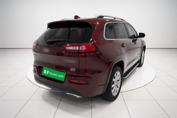 Used Jeep Cherokee 2017 2.4L Professional Smart Edition Rear Right 45 Deg