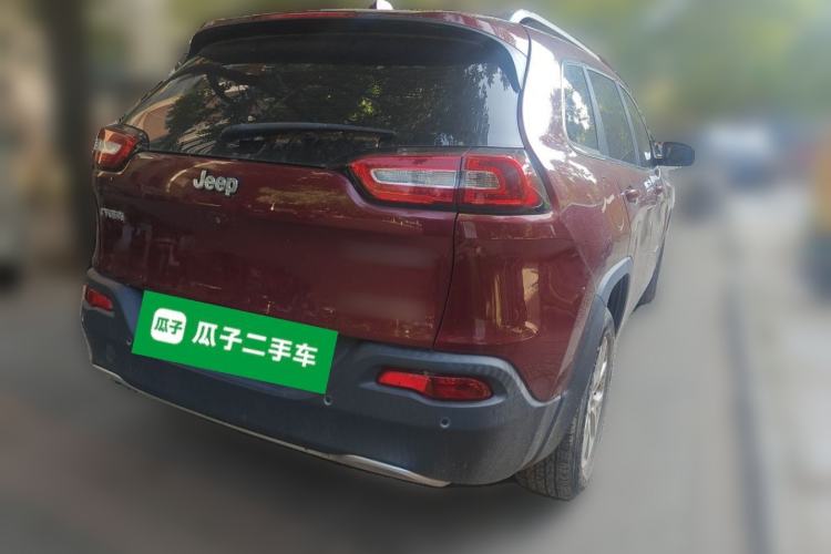 Used Jeep Cherokee 2017 2.0L Superior Edition Rear Right 45 Deg