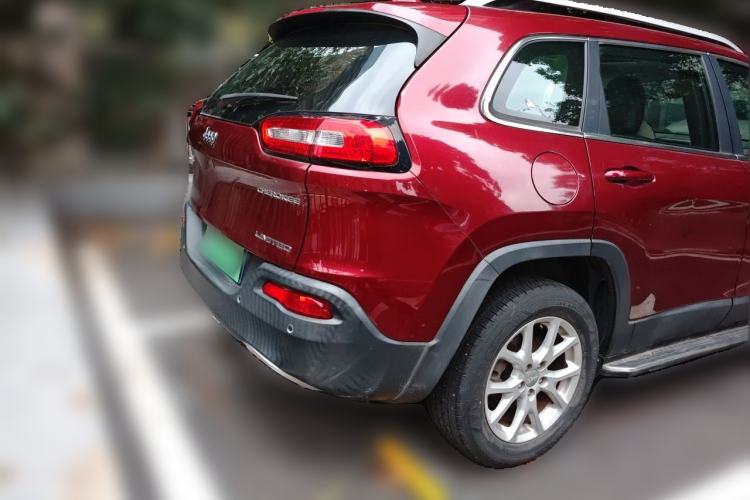 Used Jeep Cherokee 2017 2.0L Superior Edition Rear