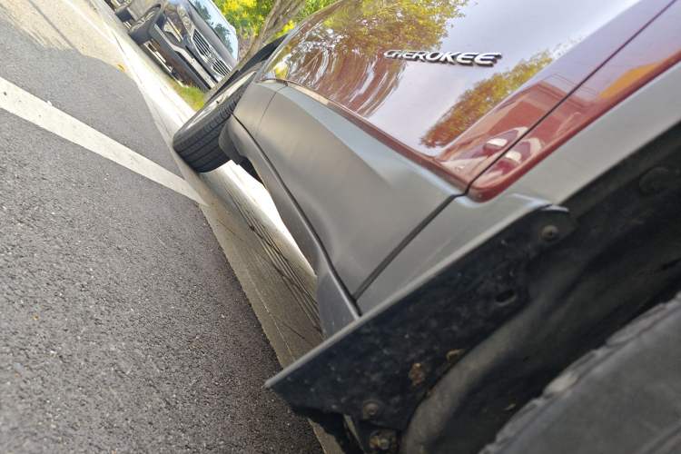 Used Jeep Cherokee 2017 2.0L Superior Edition Right Side Sill