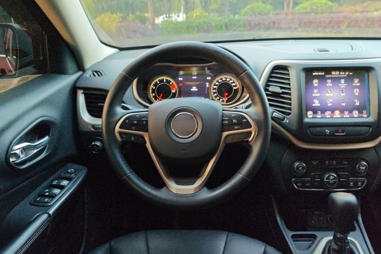 Used Jeep Cherokee 2017 2.0L Superior Edition Steering Wheel