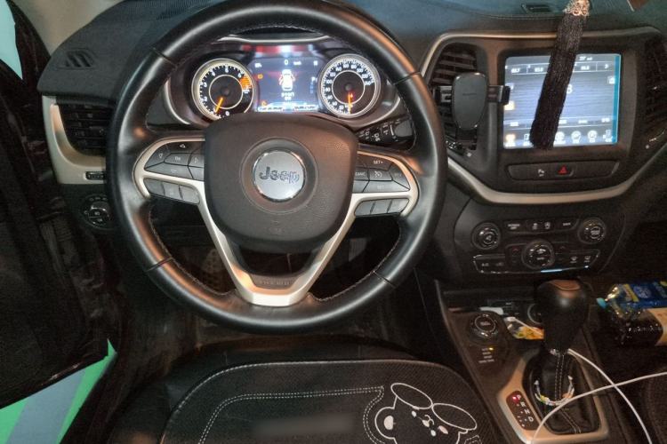 Used Jeep Cherokee 2017 2.4L Professional Smart Edition Steering Wheel