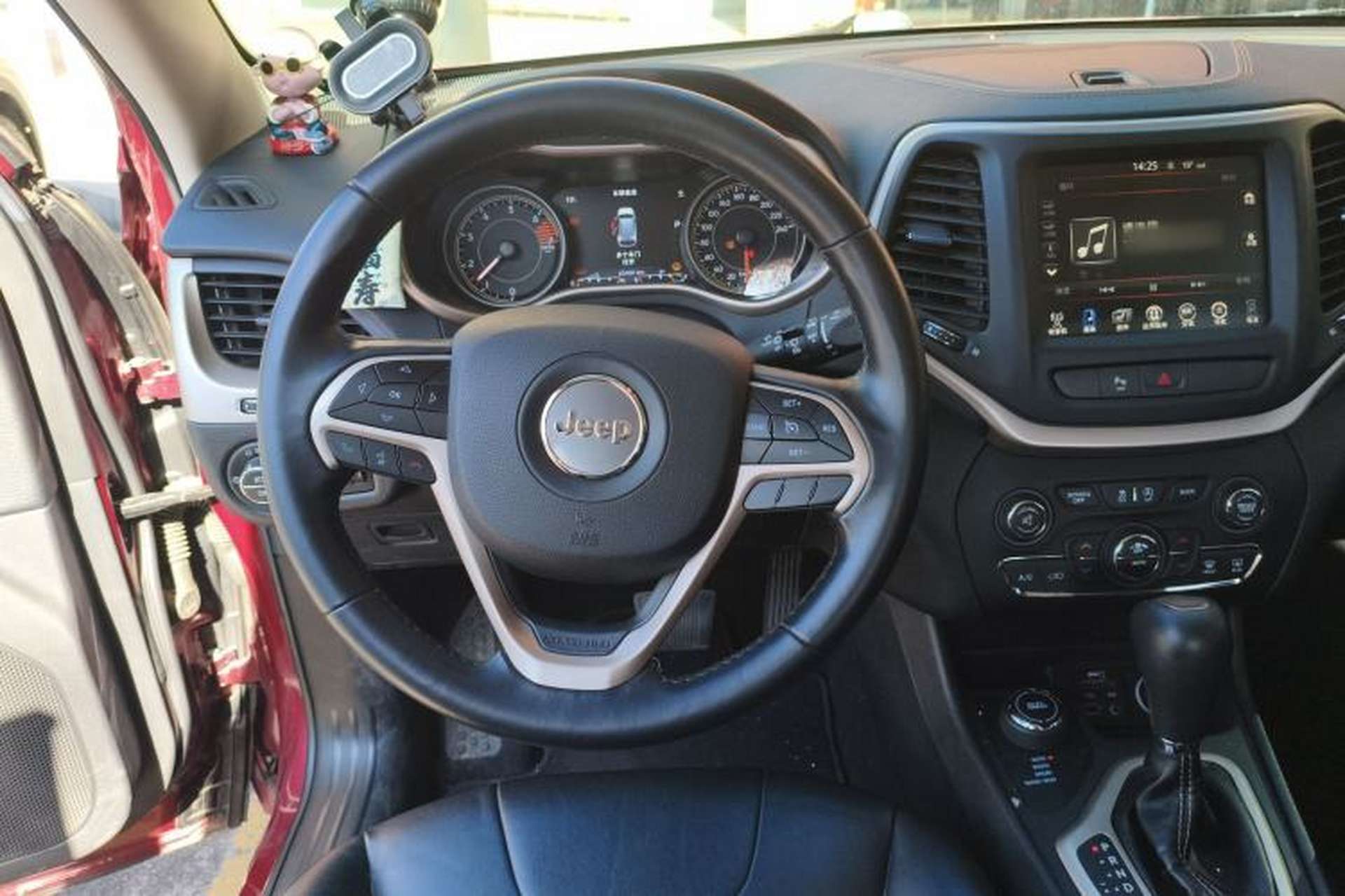 Used Jeep Cherokee 2017 2.4L Professional Smart Edition Steering Wheel