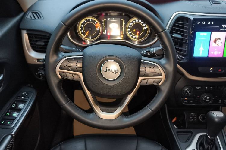 Used Jeep Cherokee 2017 2.4L Leading Edition Steering Wheel