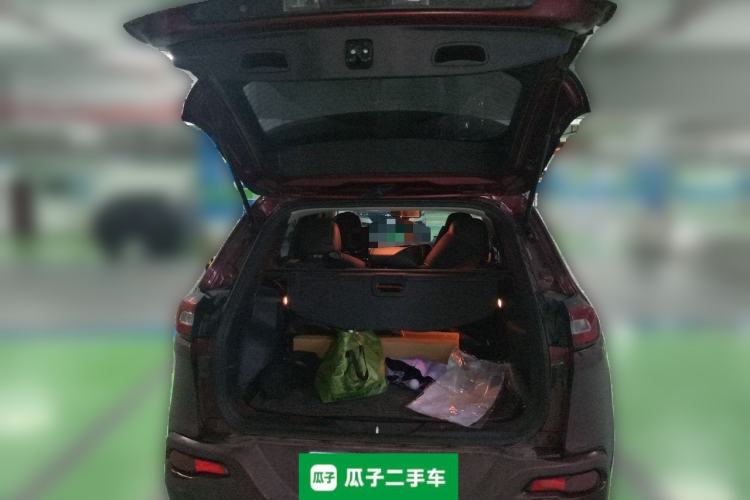 Used Jeep Cherokee 2017 2.4L Professional Smart Edition Trunk