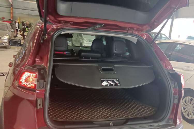 Used Jeep Cherokee 2017 2.4L Leading Edition Trunk