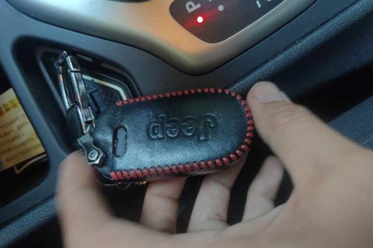 Used Jeep Cherokee 2017 2.0L Superior Edition Vehicle Key