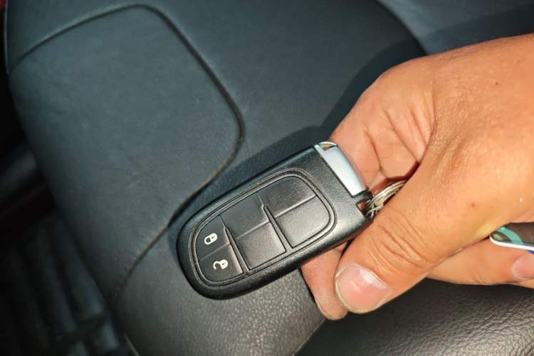 Used Jeep Cherokee 2017 2.0L Superior Edition Vehicle Key