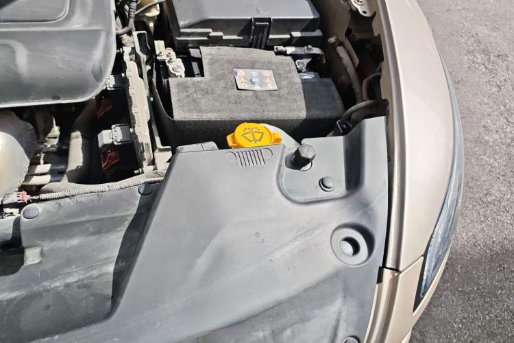 Used Jeep Cherokee 2017 2.4L Leading Smart Edition Engine Bay Left