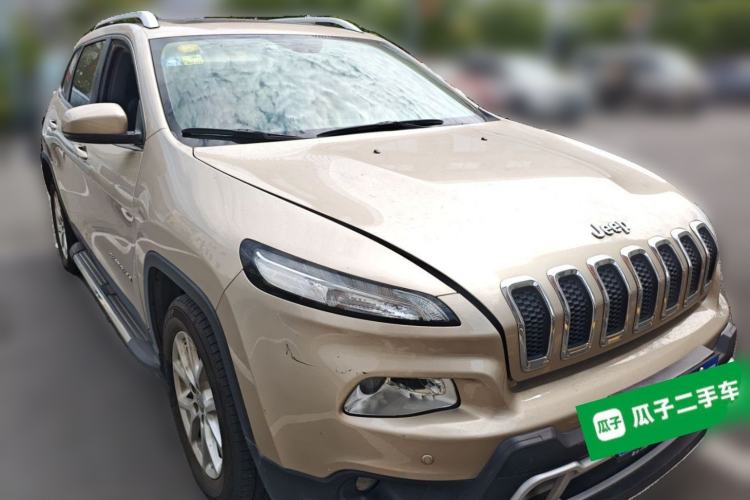 Used Jeep Cherokee 2017 2.4L Leading Smart Edition Front Right 45 Deg