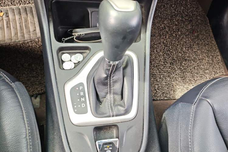 Used Jeep Cherokee 2017 2.4L Leading Smart Edition Gear Lever