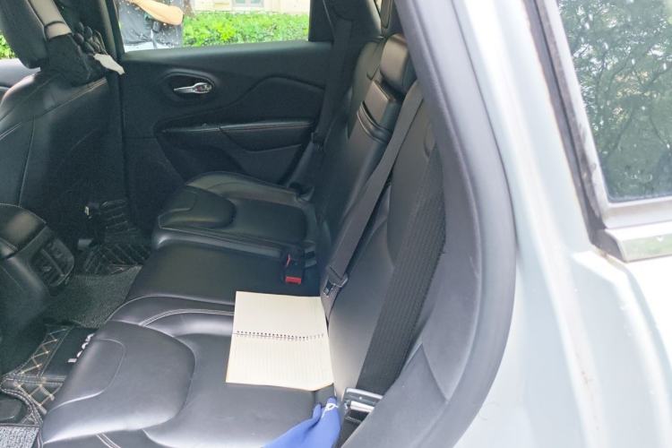 Used Jeep Cherokee 2017 2.0L Superior Edition Left Rear Seat