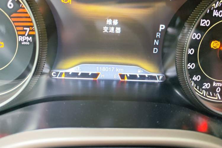 Used Jeep Cherokee 2017 2.0L Superior Edition Odometer Close Up