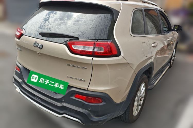 Used Jeep Cherokee 2017 2.4L Leading Smart Edition Rear Right 45 Deg