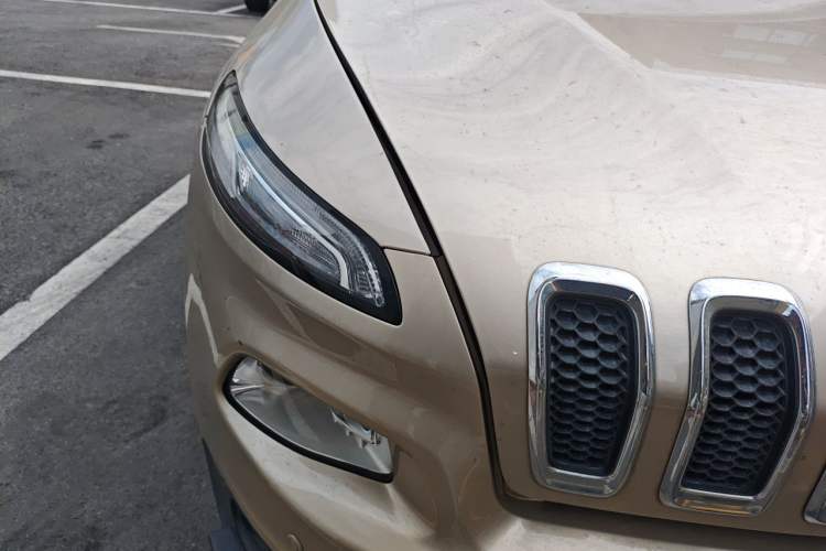 Used Jeep Cherokee 2017 2.4L Leading Smart Edition Right Front Headlight