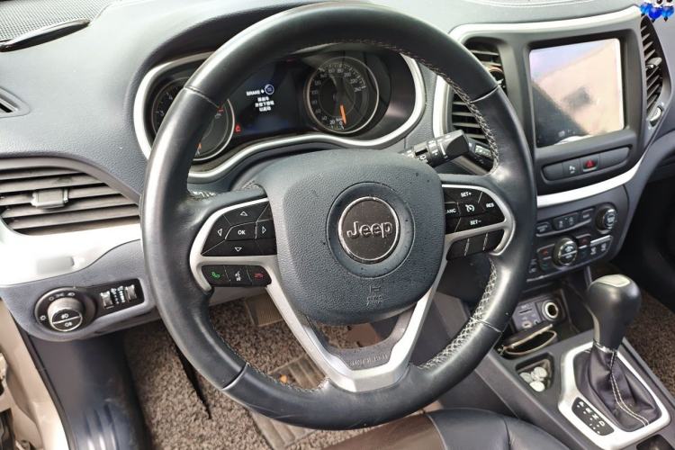 Used Jeep Cherokee 2017 2.4L Leading Smart Edition Steering Wheel