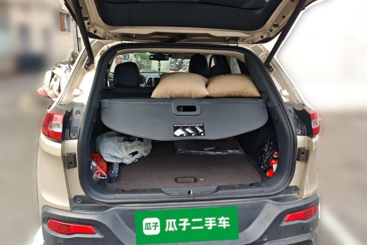 Used Jeep Cherokee 2017 2.4L Leading Smart Edition Trunk
