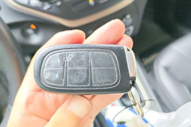 Used Jeep Cherokee 2017 2.0L Superior Edition Vehicle Key