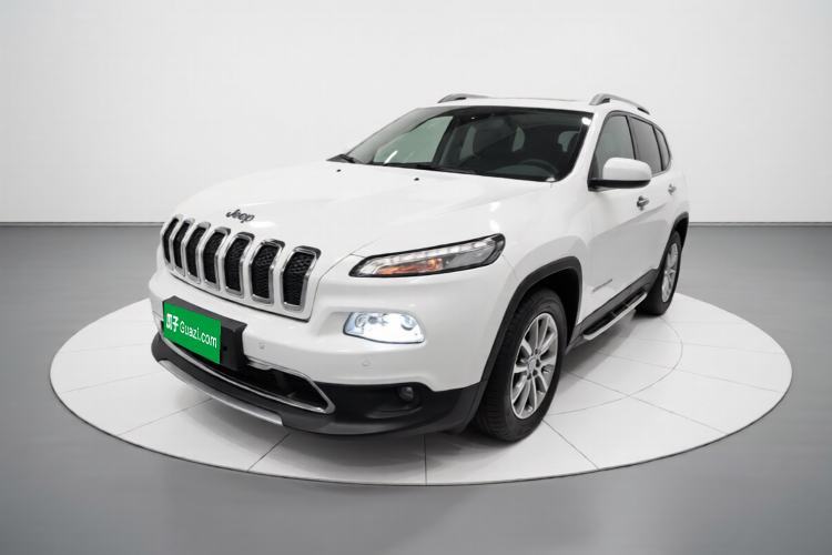 Used Jeep Cherokee 2017 2.0L Superior Edition Guazi used car, China used car export, Used car for sale, Used  cars, Cheapest cars for sale