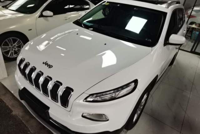 Used Jeep Cherokee 2017 2.0L Superior Edition